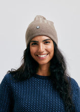 Ladda upp bild till gallerivisning, Stickad Mössa Beige