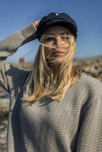 Ladda upp bild till gallerivisning, Olga Stickad grå tröja bomull