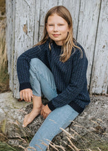 Ladda upp bild till gallerivisning, Vallerö Stickad Tröja Barn marinblå