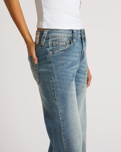 Ladda upp bild till gallerivisning, True Religion Jeans - Bobbi Baggy Jean Medium wash
