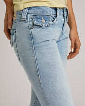 Ladda upp bild till gallerivisning, True Religion jeans - Joey Low Rise Flare Flap Serene Meadows
