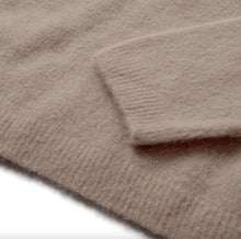 Ladda upp bild till gallerivisning, Stickad tröja Alpaca Depeche - Sand
