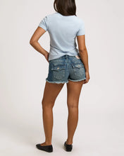 Ladda upp bild till gallerivisning, True Religion jeans - Joey LR Short Flap - Lunar bleach
