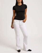 Ladda upp bild till gallerivisning, True Religion jeans - Joey Low Rise Flare Flap - Brilliant white
